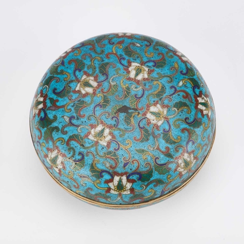 155 - A FINE CHINESE CLOISONNÉ ENAMEL CIRCULAR BOX AND COVER, LATE 18TH/19TH CENTURY decorated in the Ming... 