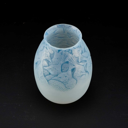 34 - RENÉ LALIQUE (FRENCH, 1860-1945), 'BORROMÉE', A VASE, DESIGNED 1928 frosted and blue-stained glass, ... 