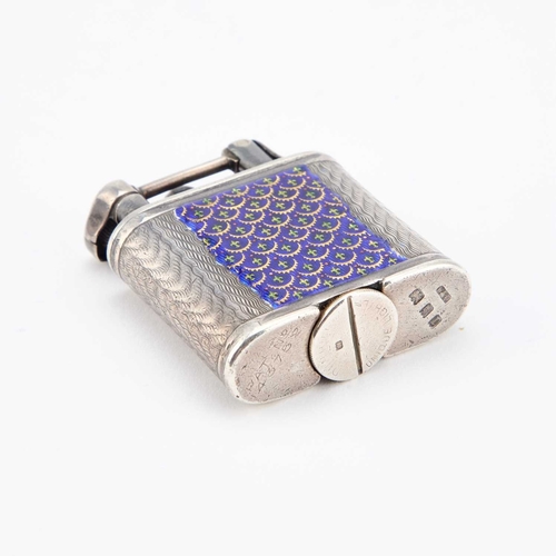 368 - A GEORGE V SILVER AND ENAMEL LIGHTER by W & G, London 1926. 5cm high, 1.6 troy ounces gross... 