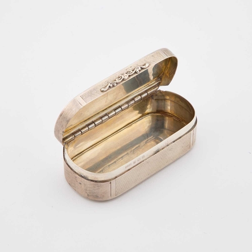 370 - AN EDWARD VIII SILVER SNUFF BOX OF PARTICULARLY GOOD QUALITY by G S Twist, Birmingham 1936, rectangu... 