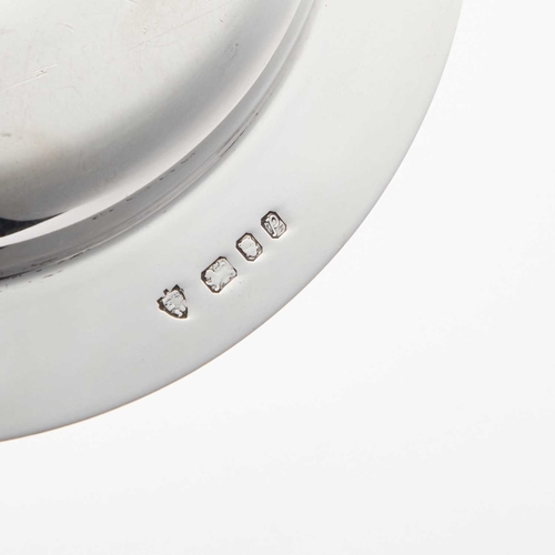 380 - AN ELIZABETH II SILVER DISH by Edward Barnard & Sons Ltd, London 1970, circular, the well centre... 