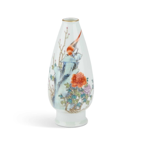 89 - A CHINESE FAMILLE ROSE VASE the tapering body with a gilt rim above the enamel painted decoration of... 