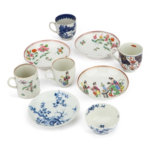100 - A COLLECTION OF 18TH CENTURY PORCELAIN including three coffee cans, a Worcester cup and saucer, two ... 