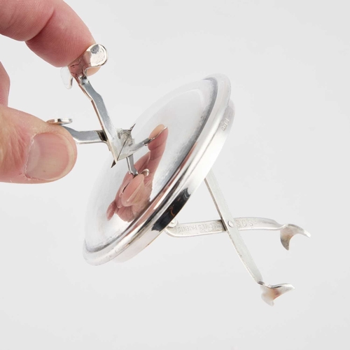 102 - SUSIE COOPER FOR GRAY'S POTTERY, A HAND-PAINTED POTTERY SUGAR BOWL with plated cover. 9.5cm high... 