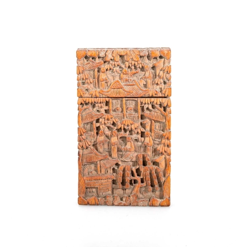 200 - A CHINESE EXPORT CARVED SANDALWOOD CARD CASE, 19TH CENTURY rectangular with a pull-off cover. 10cm b... 