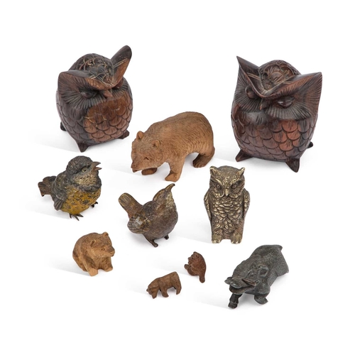 365 - TWO AUSTRIAN COLD-PAINTED BRONZE BIRDS, EARLY 20TH CENTURY together with four carved wooden bears, e... 