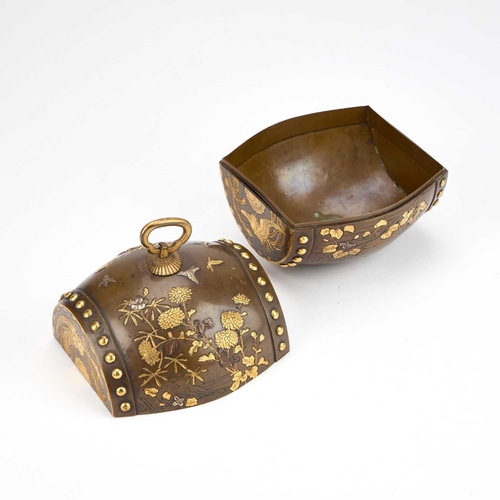 174 - A JAPANESE DRUM-SHAPED INLAID BRONZE TEBAKO, EDO PERIOD - MEIJI PERIOD opening in two parts, decorat... 