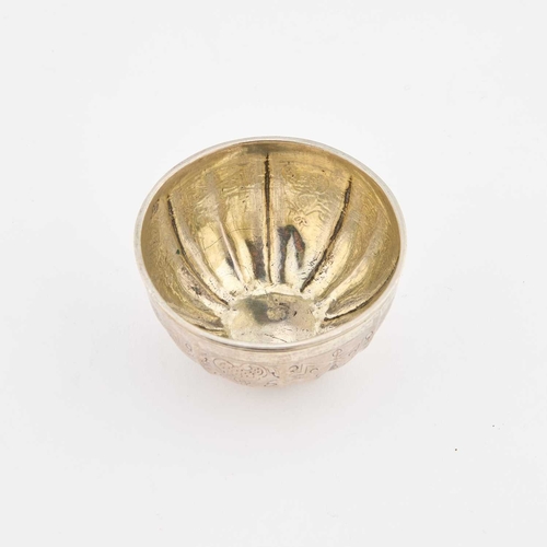 224 - AN 18TH CENTURY BALTIC SILVER CUP marked to base. 6cm diameter, 1.2 troy ounces