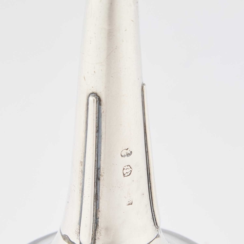 274 - AN EARLY 19TH CENTURY SCOTTISH SILVER WINE FUNNEL maker W.H, Edinburgh 1809. 12.5cm long, 3.2 troy o... 