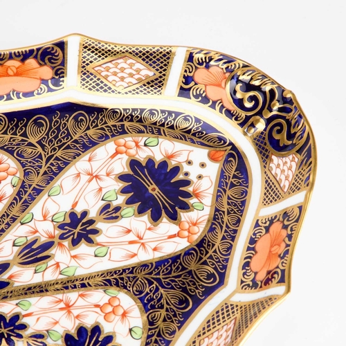 42 - A ROYAL CROWN DERBY IMARI TRAY, EARLY 20TH CENTURY of shaped lozenge form, red printed factory mark.... 