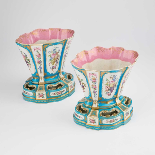 44 - A PAIR OF SÃVRES 'BLEU CÃLESTE' GROUND VASES AND STANDS (VASES 'HOLLANDOIS'), 19TH CENTURY the top... 