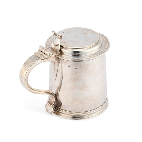 476 - A WILLIAM III BRITANNIA STANDARD SILVER TANKARD by John Sutton, London 1700, of straight-sided taper... 