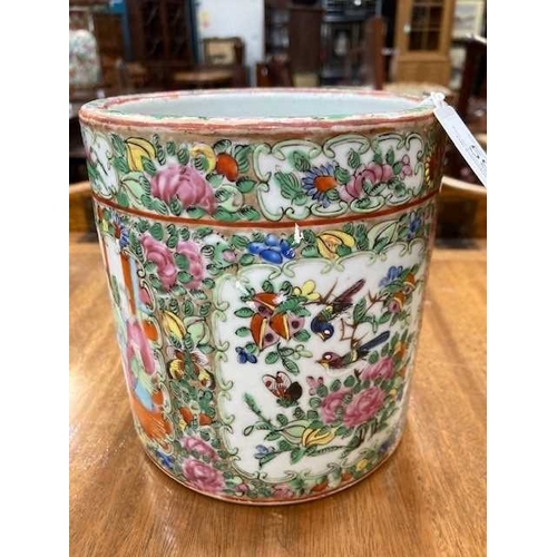 78 - A CHINESE FAMILLE ROSE BRUSH POT, 19TH CENTURY cylindrical, enamel painted with figures. 14cm highOv... 