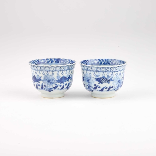 91 - A PAIR OF CHINESE BLUE AND WHITE EXPORT TEA BOWLS AND SAUCERS, EARLY 19TH CENTURY each tea bowl inte... 