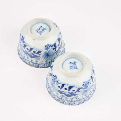 91 - A PAIR OF CHINESE BLUE AND WHITE EXPORT TEA BOWLS AND SAUCERS, EARLY 19TH CENTURY each tea bowl inte... 