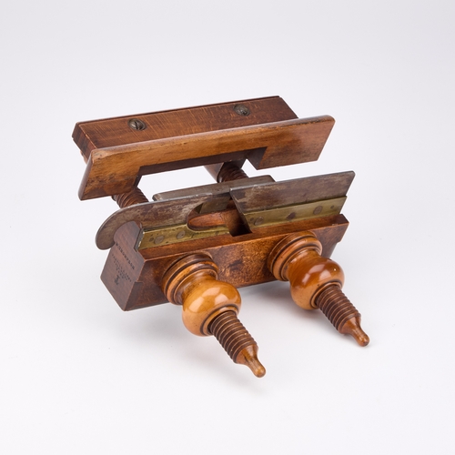 146 - AN EARLY 20TH CENTURY WOODEN PLOW PLANE, BY VARVILL & SONS, YORK 23cm long