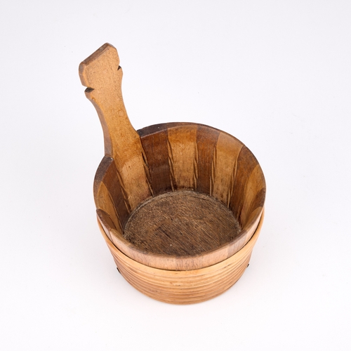 197 - A 19TH CENTURY SCOTTISH TREEN LUGGIE the coopered bowl with willow binding. 16.5cm high