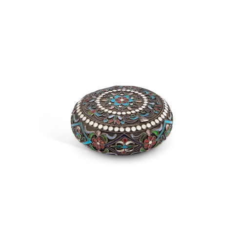 362 - A RUSSIAN SILVER AND ENAMEL SNUFF BOX St. Petersburg, Second Kokoshnik mark, bun-shaped, decorated w... 