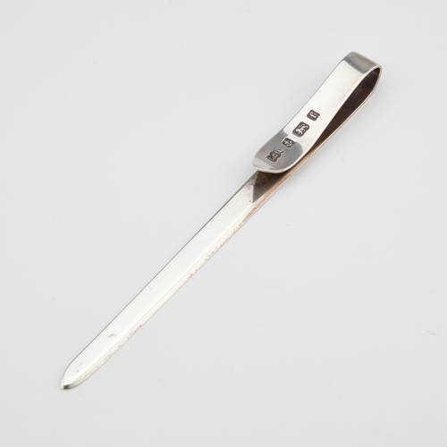 457 - AN EDWARDIAN SILVER COMBINATION PAPER KNIFE, RULER AND PAPER CLIP by Elkington & Co, Birmingham ... 