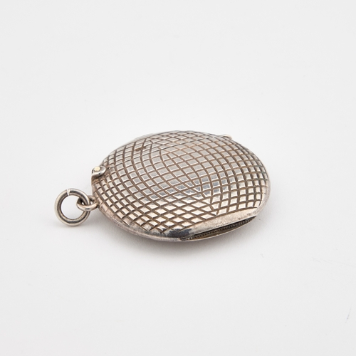 472 - AN EDWARDIAN SILVER 'GOLF BALL' VESTA CASE by Henry Williamson Ltd, Birmingham 1905. 5cm diameterGoo... 