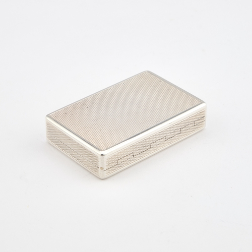 488 - AN ELIZABETH II BRITANNIA SILVER SNUFF BOX by Peter John Doherty, London 2007, engine-turned through... 