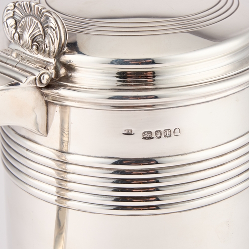 623 - A LARGE GEORGE III SILVER TANKARD by Walter Brind, London 1814, of straight-sided form, the slightly... 