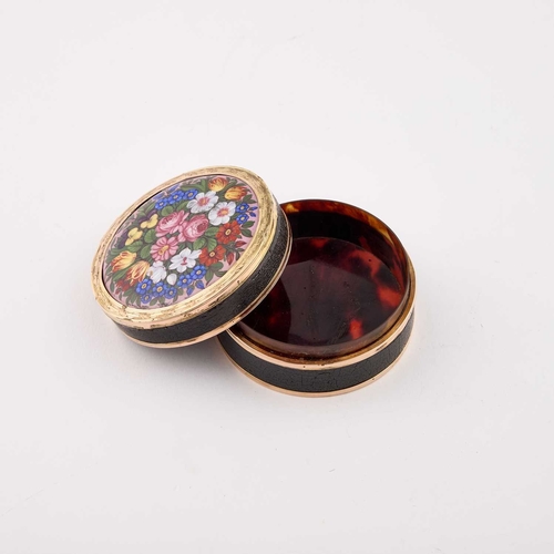 1048 - A LATE 18TH CENTURY FRENCH GOLD-MOUNTED, ENAMEL AND TORTOISESHELL SNUFF BOX unmarked, circular, the ... 