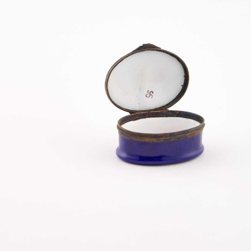 1049 - A SOUTH STAFFORDSHIRE ENAMEL PILL BOX, LATE 18TH CENTURY oval, the hinged lid inscribed A Trifle fro... 