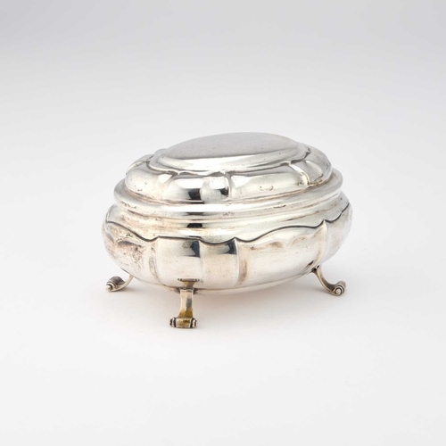 360 - A RUSSIAN SILVER ETROG 18th/ 19th Century, marks indistinct, of bombe form with a hinged cover and s... 