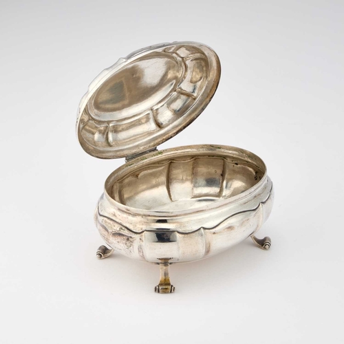 360 - A RUSSIAN SILVER ETROG 18th/ 19th Century, marks indistinct, of bombe form with a hinged cover and s... 