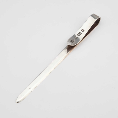 457 - AN EDWARDIAN SILVER COMBINATION PAPER KNIFE, RULER AND PAPER CLIP by Elkington & Co, Birmingham ... 