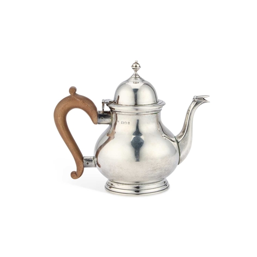 476 - A GEORGE V SILVER TEAPOT by Mappin & Webb Ltd, London 1919, pear-shaped with a domed cover. 19cm... 