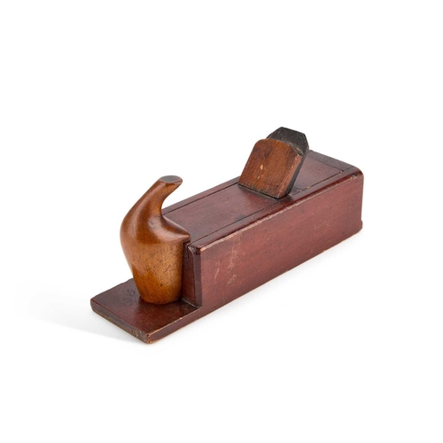 50 - A 19TH CENTURY NOVELTY TREEN TABLE SNUFF BOX in the form of a carpenter's plane. 16cm long