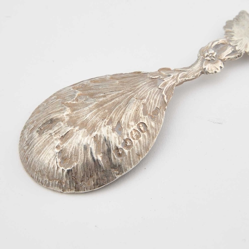 537 - A VICTORIAN SILVER CADDY SPOON by Chawner & Co, London 1862, the bowl and handle naturalisticall... 