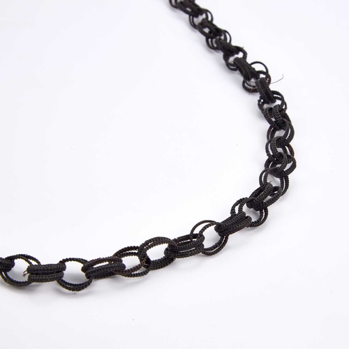 739 - AN ELEPHANT HAIR LINK NECKLACE formed of double curb links of woven elephant hair. Length 90cmSome s... 