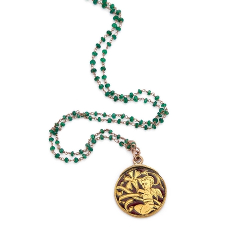 755 - A LATE 19TH/ EARLY 20TH CENTURY PLIQUE-Ã-JOUR ENAMEL PENDANT ON A LATER EMERALD BEAD CHAIN NECKLACE... 