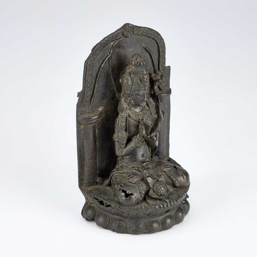 975 - A BRONZE FIGURE OF THE BUDDHIST DEITY PRAJNAPARAMITA in meditation position on a lotus base. 23.5cm ... 