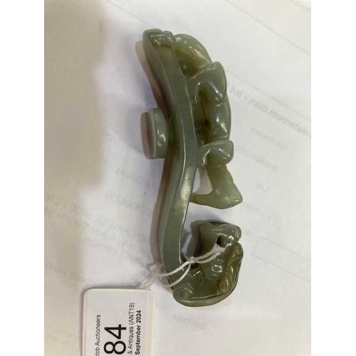 166 - A CHINESE JADE 'DRAGON' BELT HOOK 9.5cm longIn very good condition without damage.... 