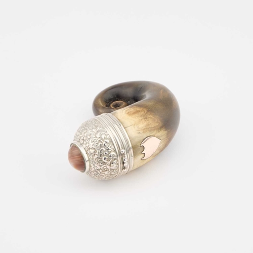 205 - A 19TH CENTURY SCOTTISH SILVER-MOUNTED AND AGATE-SET HORN SNUFF MULL unmarked, with a reeded border,... 