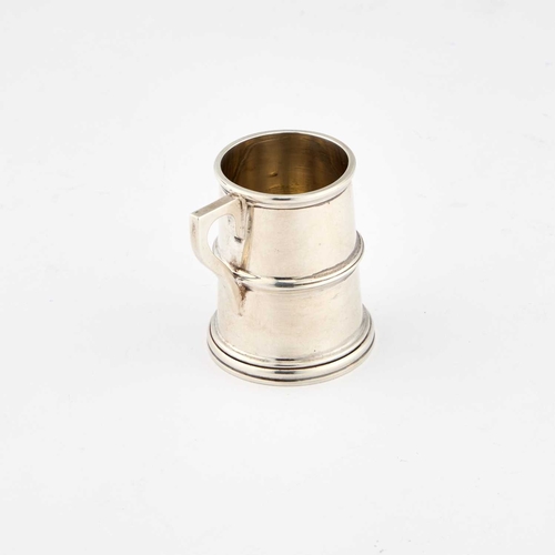 228 - AN EDWARDIAN MINIATURE SILVER MUG by George Betjemann & Sons, London 1903, of straight-sided tap... 