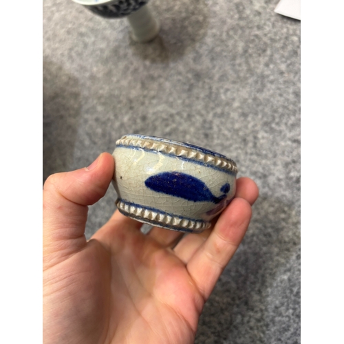 118 - AN 18TH CENTURY CHINESE BLUE AND WHITE TUREEN AND COVER together with a Chinese blue and white stem ... 