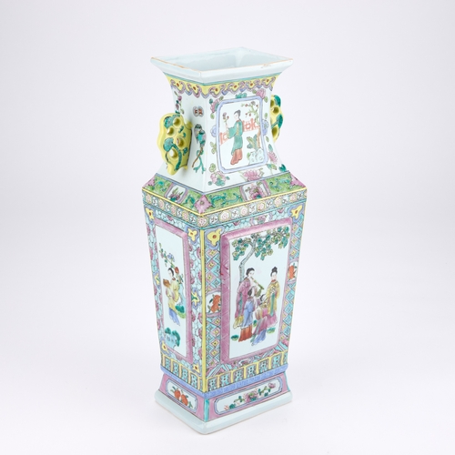 123 - A CHINESE FAMILLE ROSE PORCELAIN VASE of tapering rectangular section with applied pierced handles t... 