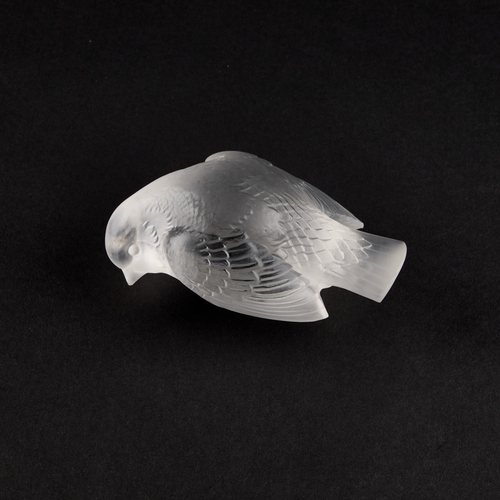 25 - RENÉ LALIQUE (FRENCH, 1860-1945), A 'MOINEAU' PAPERWEIGHT frosted glass, stencilled R. LALIQUE. 11.5... 