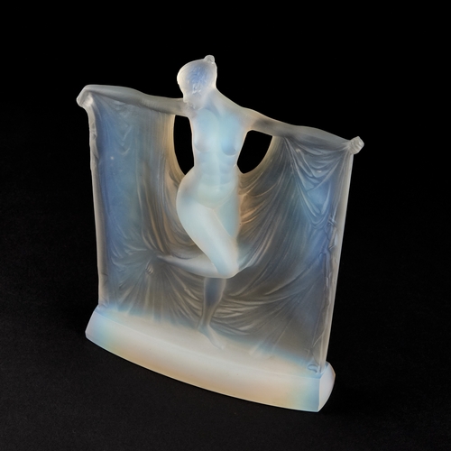 28 - RENÉ LALIQUE (FRENCH, 1860-1945), A 'SUZANNE' STATUETTE DESIGNED 1929 opalescent glass, etched R. La... 