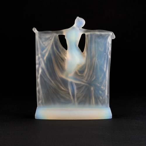 28 - RENÉ LALIQUE (FRENCH, 1860-1945), A 'SUZANNE' STATUETTE DESIGNED 1929 opalescent glass, etched R. La... 