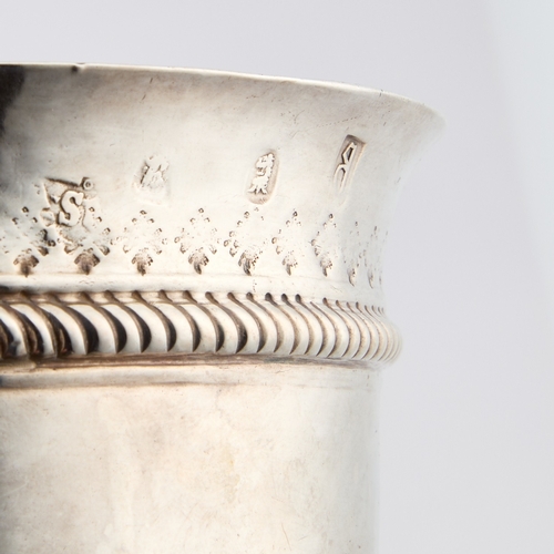 522 - A QUEEN ANNE BRITANNIA STANDARD SILVER PORRINGER maker's mark indistinct, London 1704, of classic fo... 