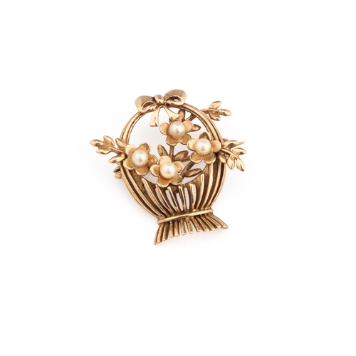 631 - A 9 CARAT GOLD CULTURED PEARL GIARDINETTO BROOCH cultured pearl set flowers within an openwork baske... 