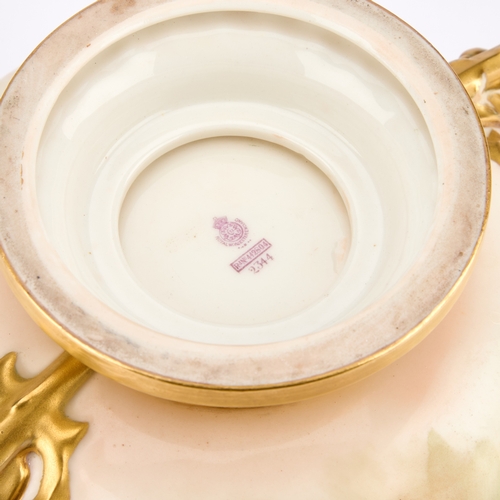 76 - A ROYAL WORCESTER TWIN-HANDLED BOWL DATED 1920 with a scalloped edge rim, painted with Hadley style ... 