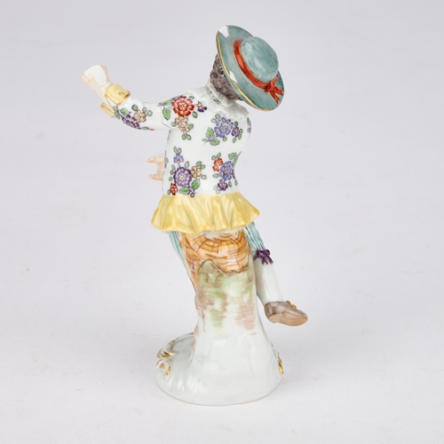 109 - A MEISSEN FIGURE bears underglaze blue crossed swords. 11.5cm high