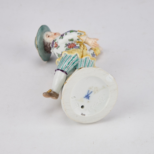 109 - A MEISSEN FIGURE bears underglaze blue crossed swords. 11.5cm high